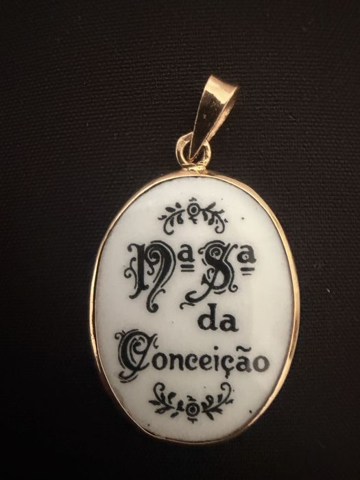 Medalha da Nossa Senhora da Conceiçao,  em ouro.