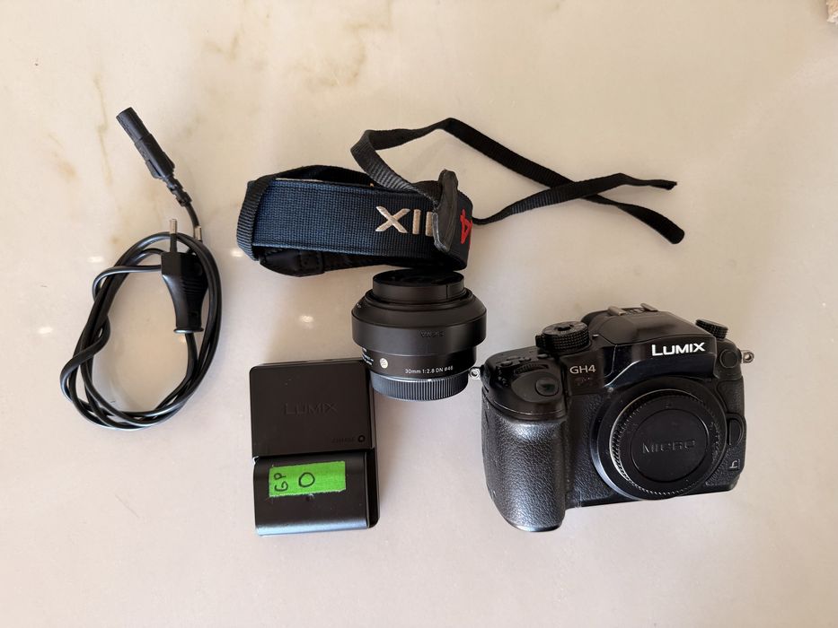Câmara Fotografica Panasonic Lumix GH4 Hibrida