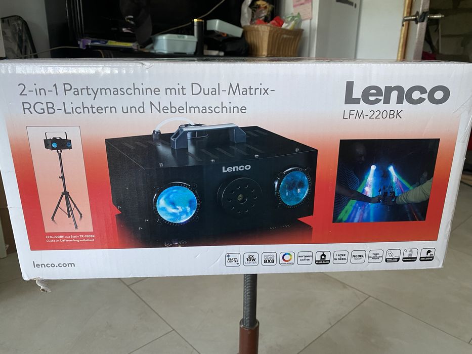 Генератор диму та світлових ефектів. Новий. Lenco LFM-220BK