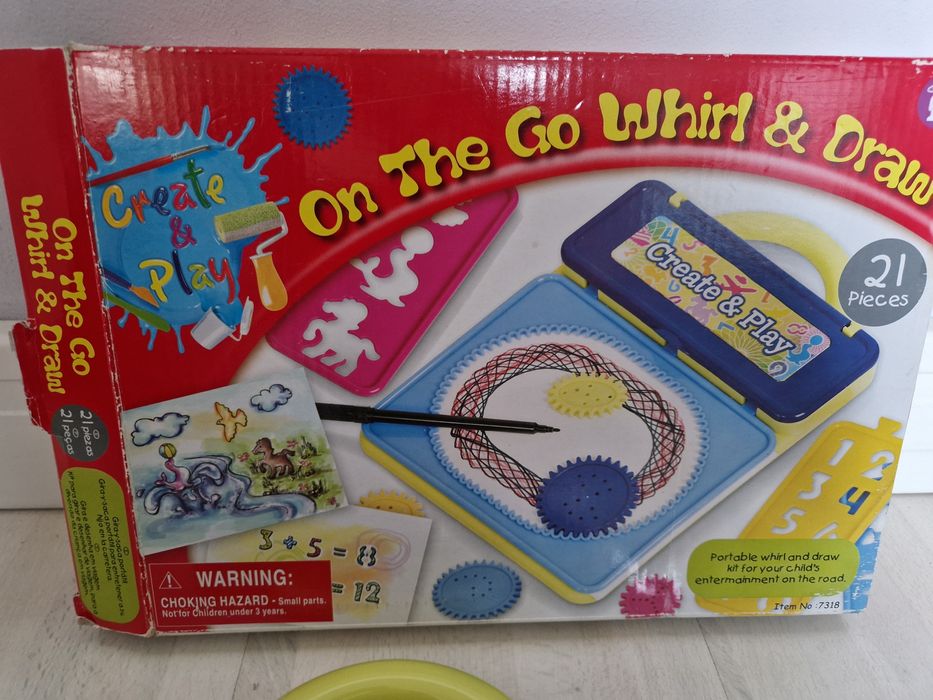 Spirograf, zestaw do rysowania.