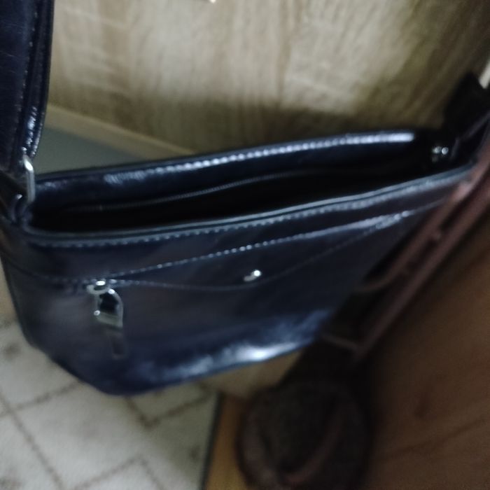 Torebka damska czarna ramię kieszenie przegródki