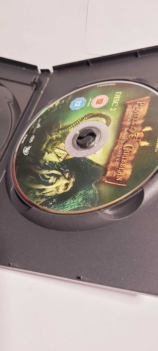 DVD „Piraci z Karaibów: Skrzynia Umarlaka”