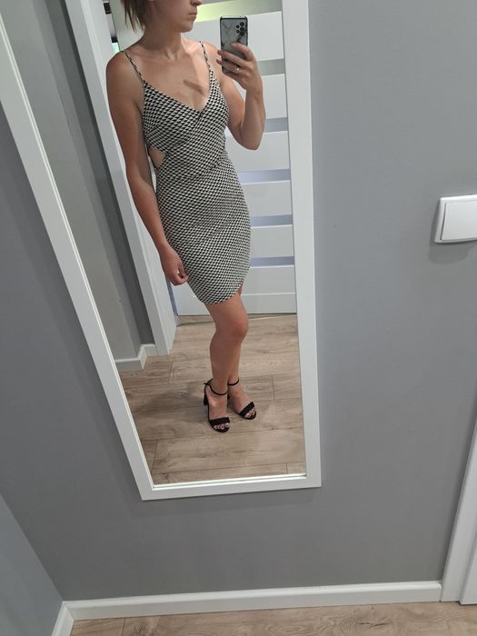 Sukienka mini z wycięciami H&M S