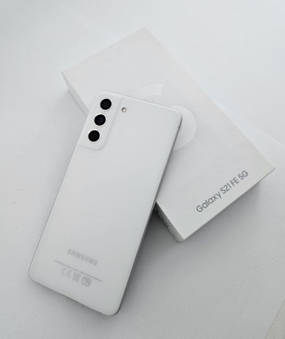 Продам САМСУНГ S 21 FE 8/256