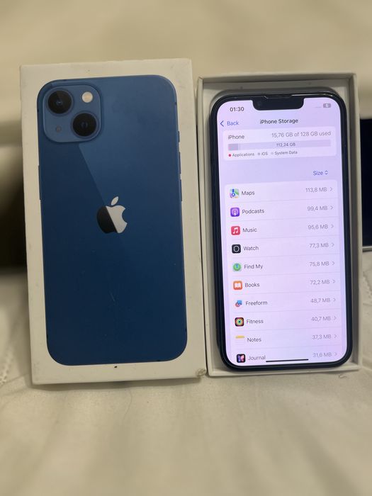 Iphone 13 normal, azul escuro na caixa