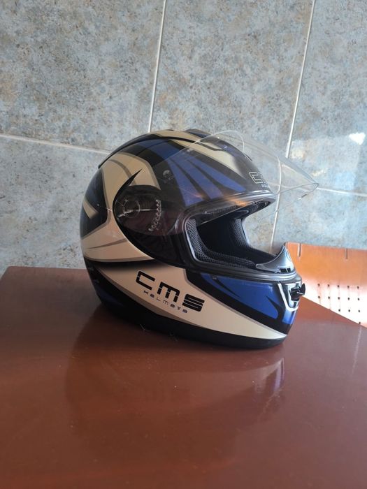 Capacete de mota.