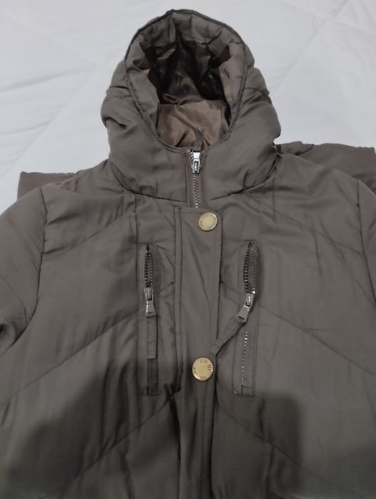 Kispo castanho M com capucho. Ótimo estado