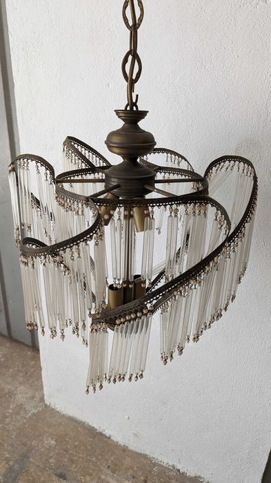 Antigo candeeiro de tecto