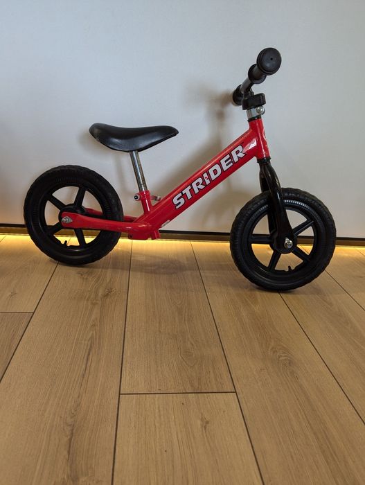 Дитячий самокат Ferrari