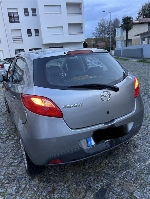 Mazda 2 anos 2009