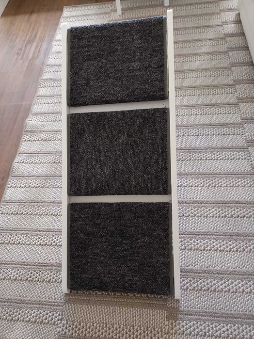 Escada/ rampa de madeira com 3 degraus em excelente estado para cães