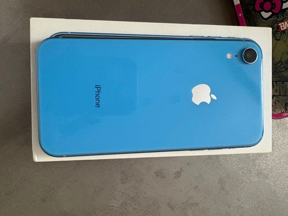 Продам iPhone XR