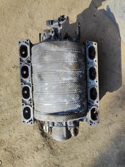 Впускний колектор Ауді А8 д2 4.2