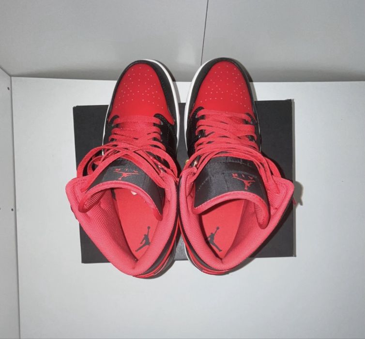 Air Jordan 1 mid alternate bred