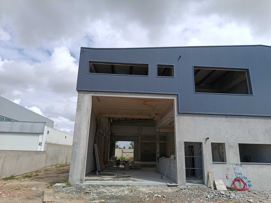 Fantástico Armazém Industrial na zona industrial do Casal do Marco