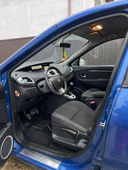 Продам Renault grant senik