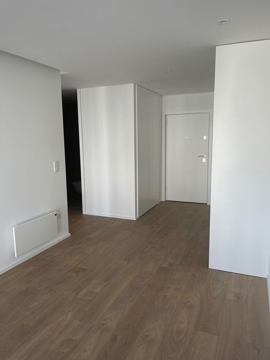 Apartamento T1 Porto - semi novo - parque dos sobreiros