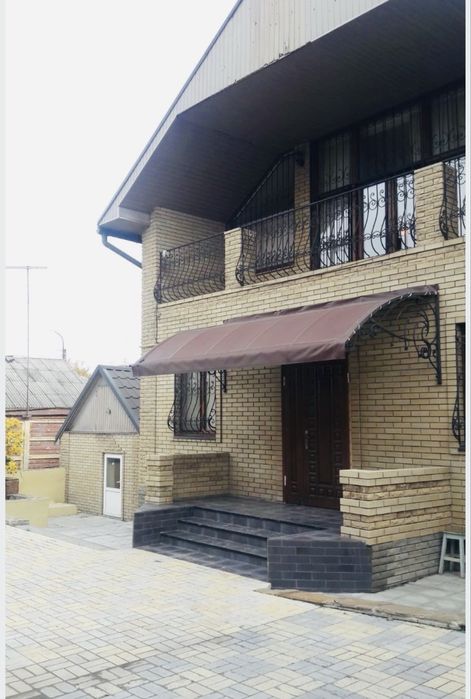 Дом в 602 м-не Салтовки. Новой постройки.180 м2.Старт-152000$. Торг