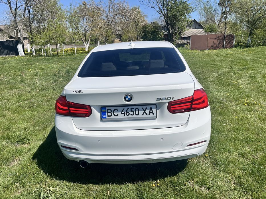 Продам BMW 320I (2016р)