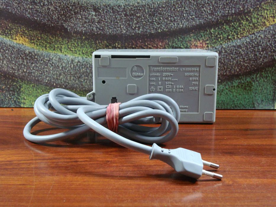 Klein Model Railroad - Transformer with Speed Controller64310000074882121