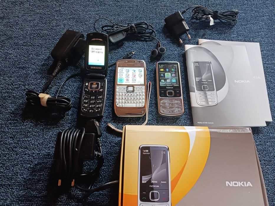 Три телефони разом: Nokia, Samsung