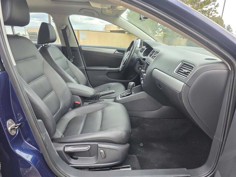 Volkswagen Jetta      2013