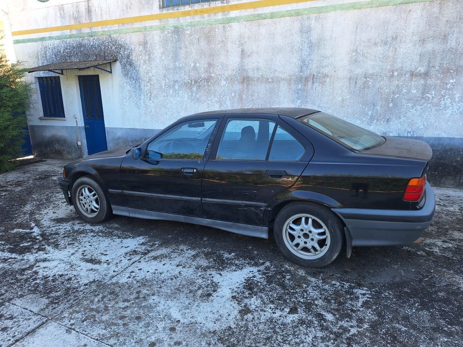 BMW  carro 1997 avariado