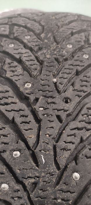 Nokian Hakkapeliitta 9. 205 50 R17