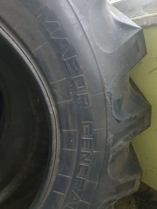 Pneus agricolas novos