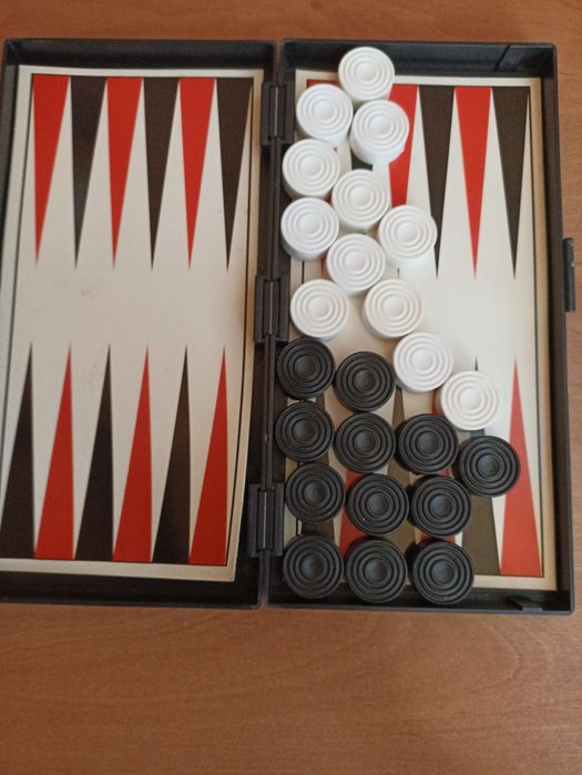 Шахматы..шашки .