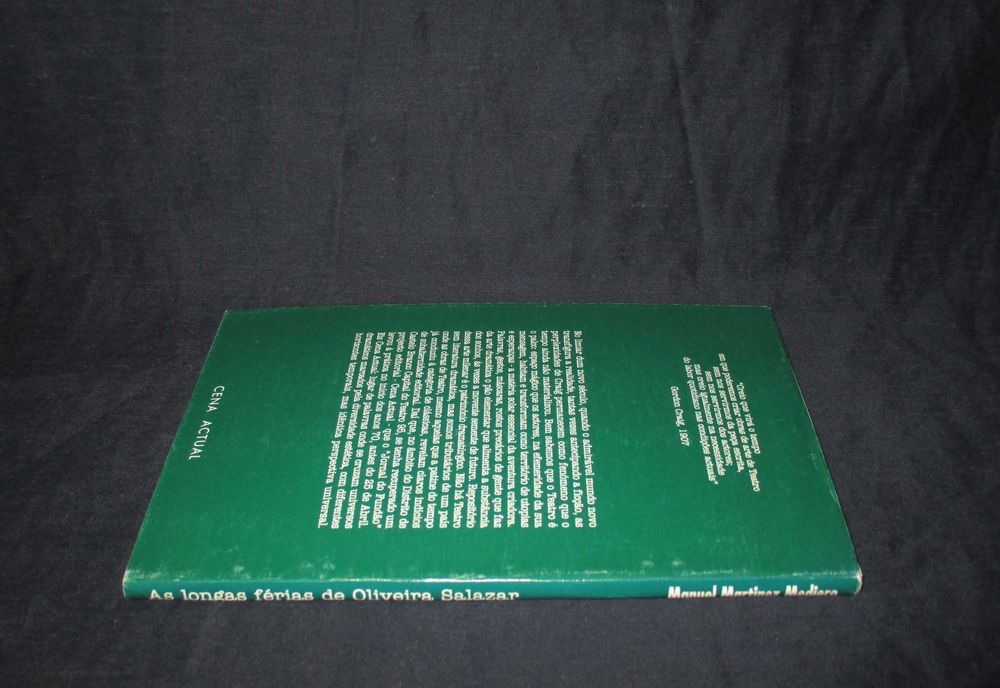 Livro As Longas Férias de Oliveira Salazar 1996
