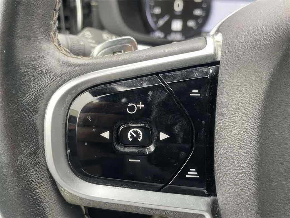 Volvo XC60 T5 R-Design      2019