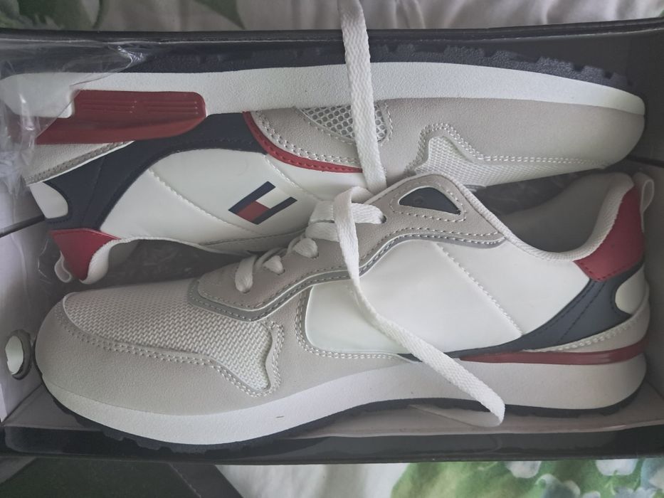 Śliczne buty sportowe rozm 43
