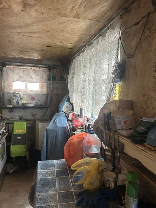 Невеличкий міцний будиночок Веселі Терни, вода, газ, 10соток. Міцний