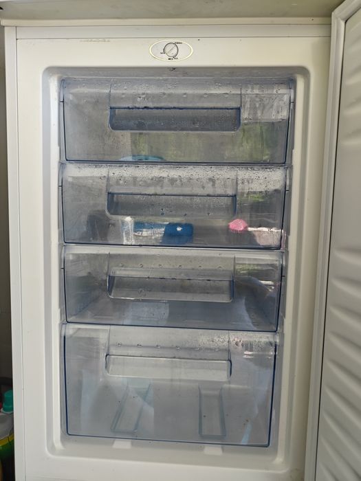 Vendo arca em excelente estado