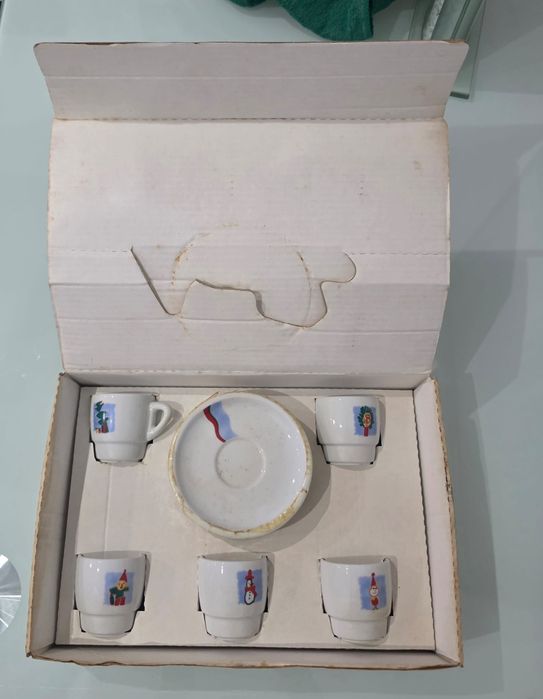 Conjunto de Chávenas Antigas