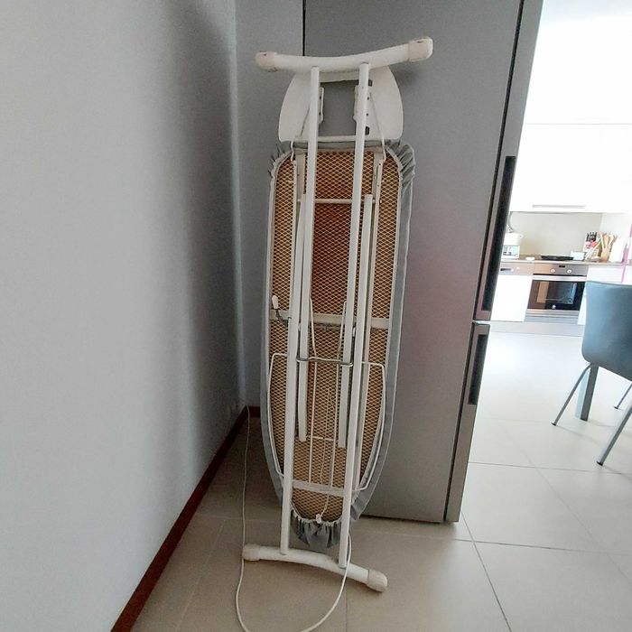 Tábua de passar a ferro64584683725826122