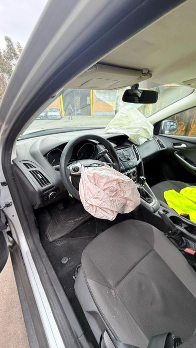 Para peças FORD Focus III Carrinha