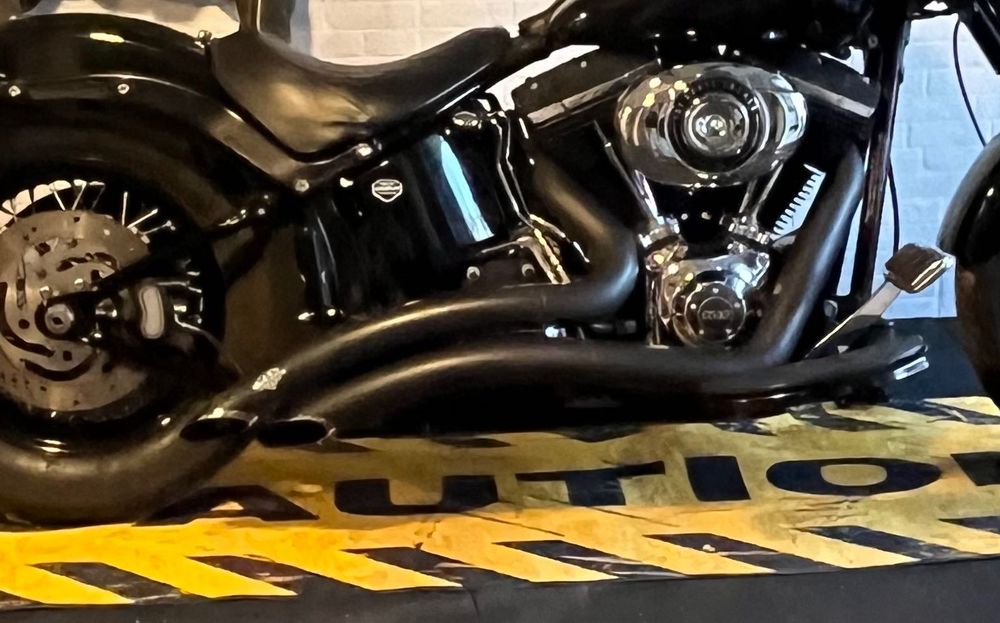 Vance & Hines  Big Radius Harley Davidson