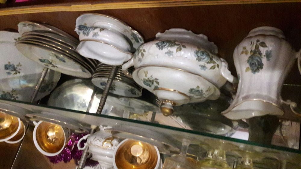 Продаём сервиз столовый на 8персон.