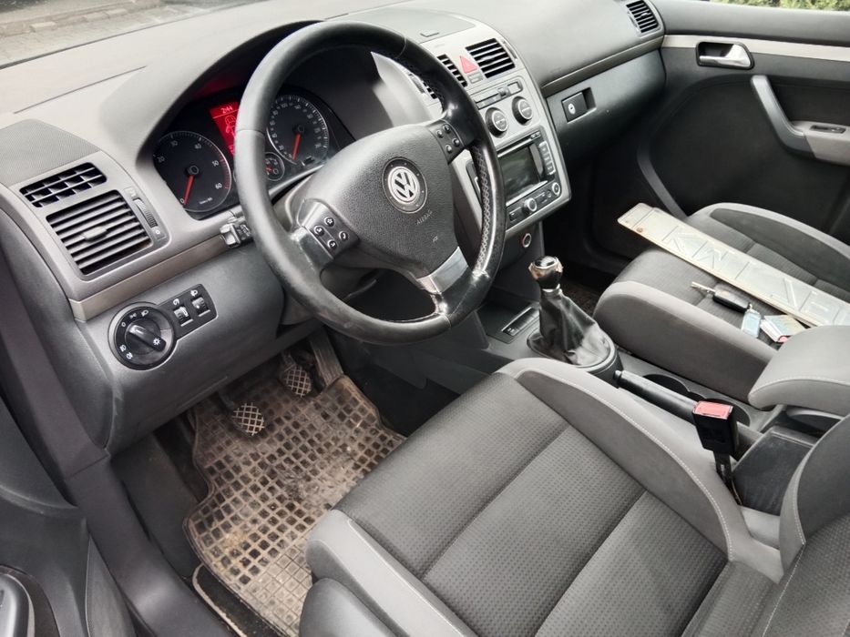 VW Touran 1.9 2010r