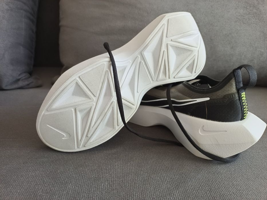 Lekkie, siateczkowe sneakersy Nike r.40