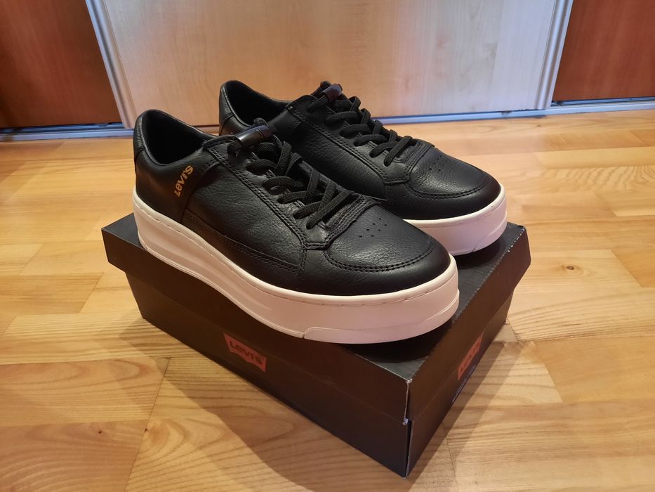 Damskie skórzane sneakersy Levi's, rozmiar 39