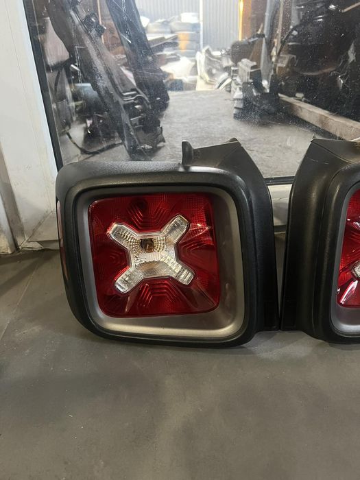 Задние фонари  Jeep Renegade 2018-2020г