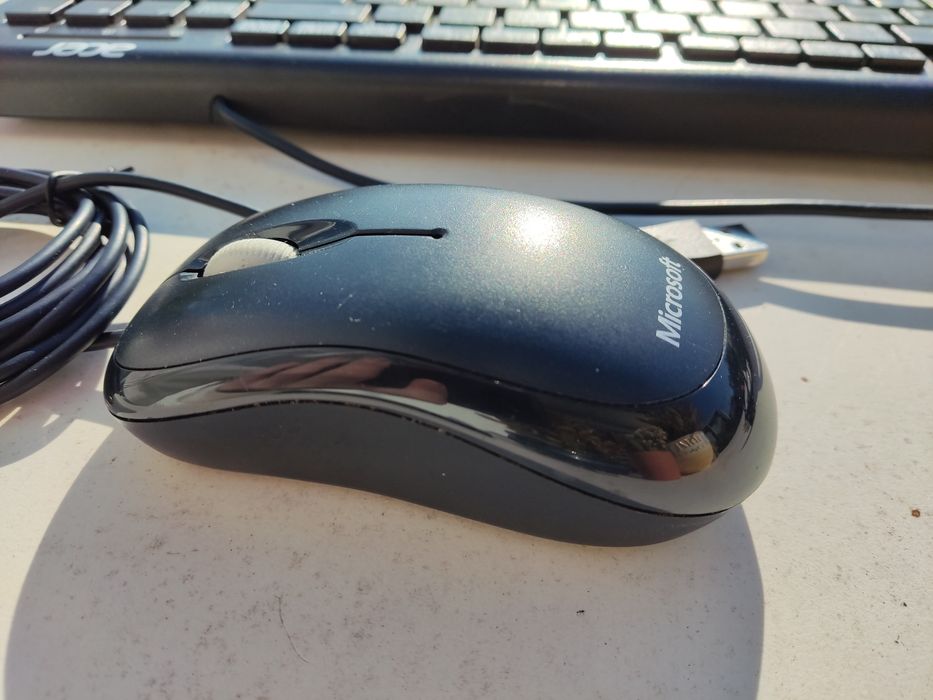 Teclado Acer e rato Microsoft