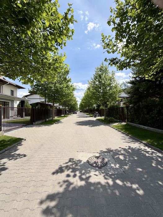 КМ Water village Продаж 1 поверхових будинків 330 м² з виходом на воду з басейном ділянки від 10 соток Романків Киівська область Новообухівська траса