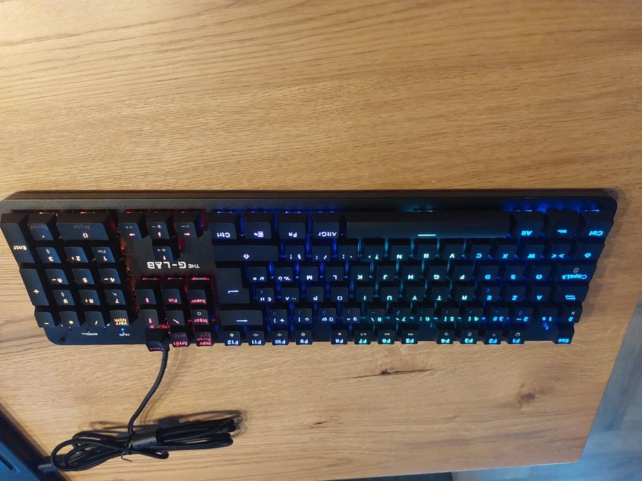 Nowa klawiatura mechaniczna The G-Lab Carbon – AZERTY (Blue Switch)