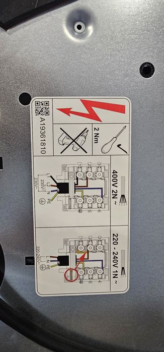 Płyta indukcyjna electrolux , pęknięta szyha elektronika sprawn