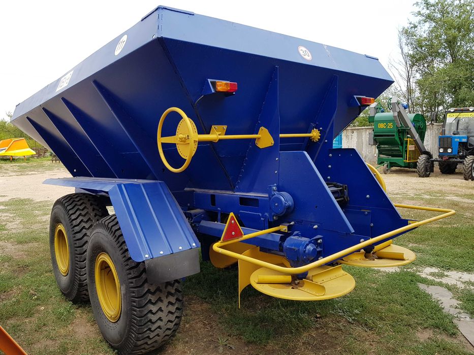 Розкидач мінеральних добрив МВУ (РУМ)-6