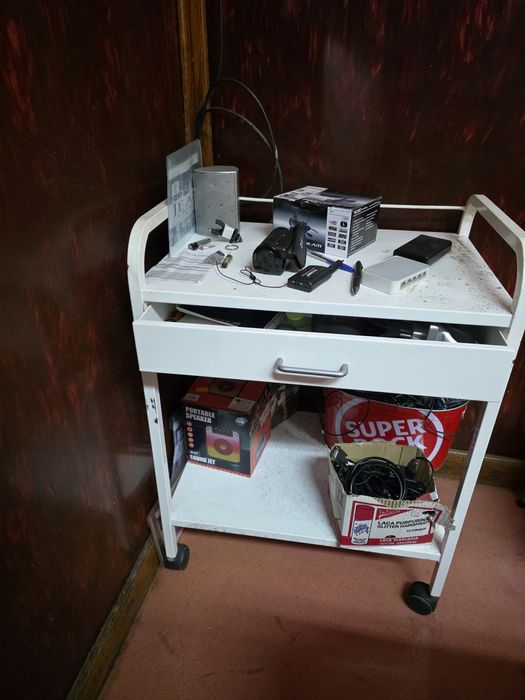 Movél metal com gaveta